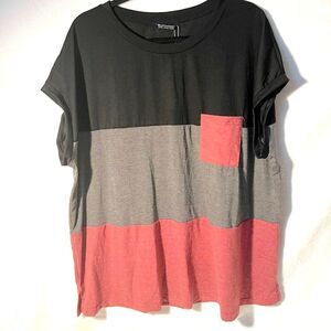 Bloomchic Womans Color Blocked T shirt - NWT - Size 18/20